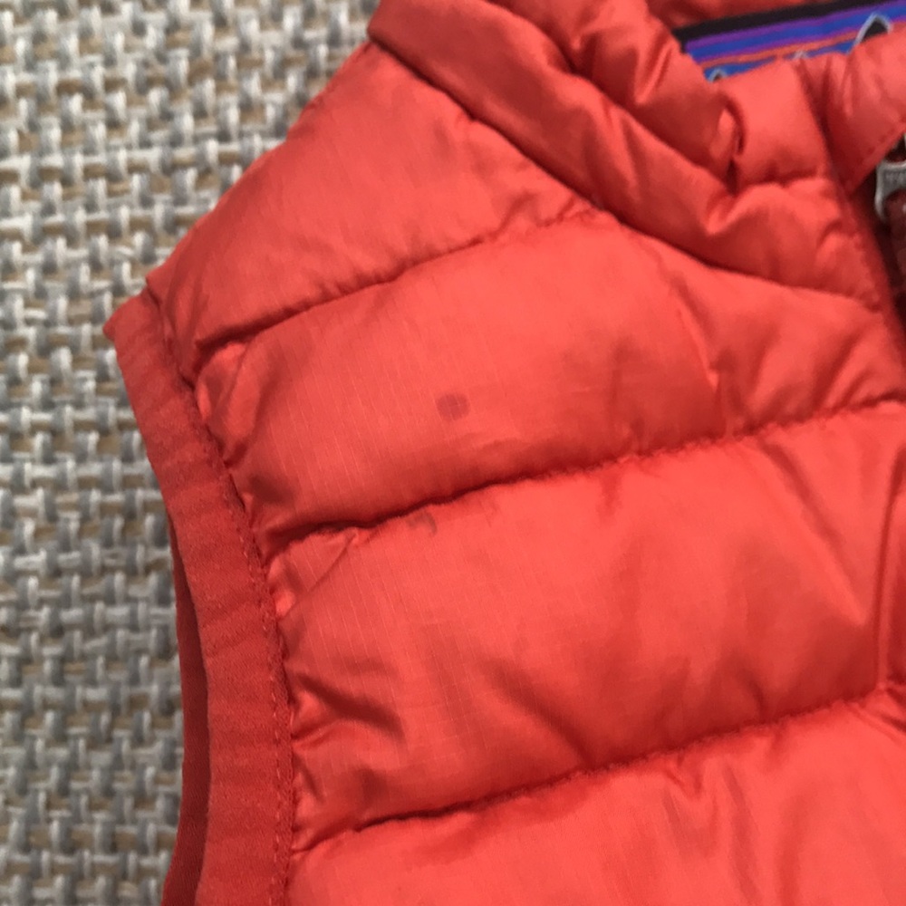 Patagonia Down Vest (size 12-18m) - Picture 4 of 7